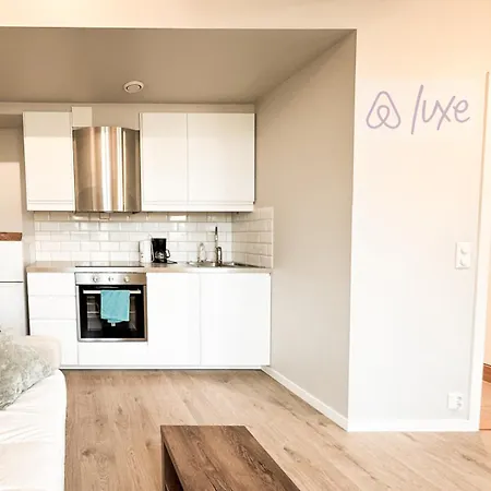 Double Bed & Sofa Bed - Modern Kitchen - Fast Wifi Apartment