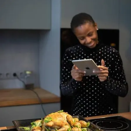 Double Bed & Sofa Bed - Modern Kitchen - Fast Wifi Apartment