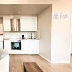 Double Bed & Sofa Bed - Modern Kitchen - Fast Wifi Apartmán